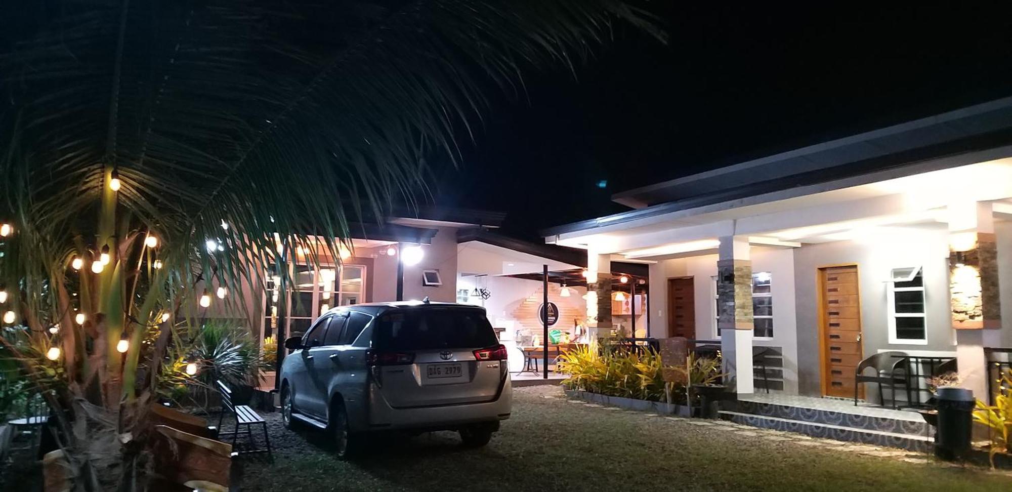 Richville Little Boracay Guest House Calatagan Extérieur photo